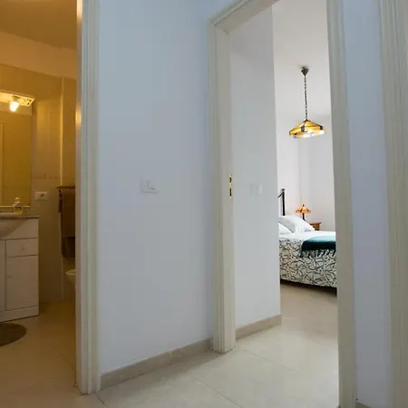 Piso Amplio Y Luminoso Pegado Al Mar