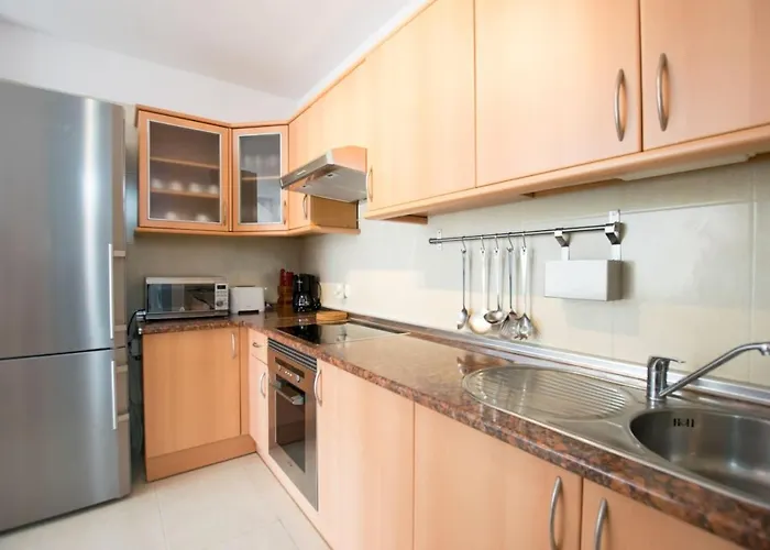 Piso Amplio Y Luminoso Pegado Al Mar